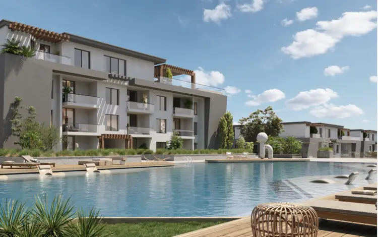 قرية دايركشن وايت الساحل