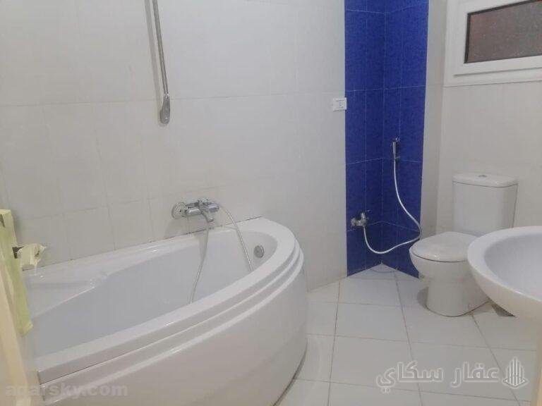 شقه للايجار بالتجمع الاول فيلا الياسمين