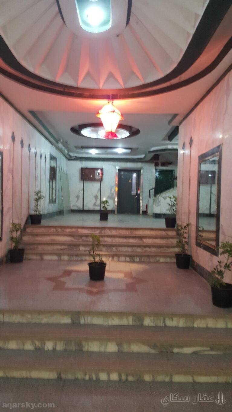 شقة للبيع في الجيزة تقاطع شارع الشيشيني سوبر لوكس للتمليك