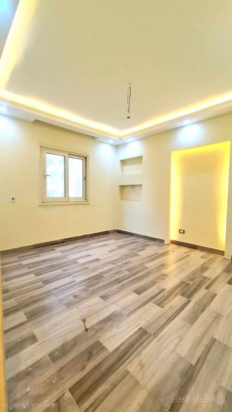 شقه للإيجار 155م تصلح إدارى او سكنى (سموحه- بجوار نادى الاتحاد)