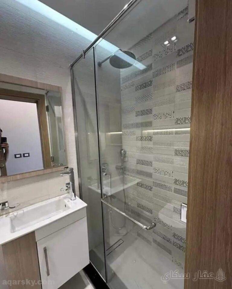 شقة للبيع في العاصمة r8 155m2 (٣ غرف ) متشطبه بالكامل