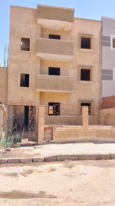 فيلا ٣ ادوار بالمنطقة الأولي ابني بيتك
