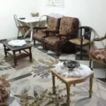 شقه على الشارع العمومى وجه بحرى مفروشه