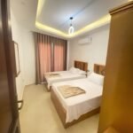 شقة مصيفية فاخرة تقع في الصف الأول على البحر