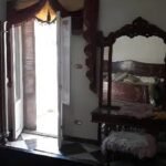 شقه على الشارع العمومى وجه بحرى مفروشه