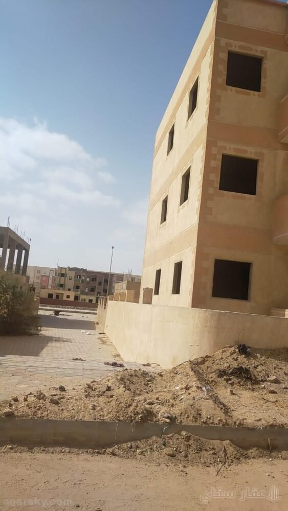 للبيع بدون وسيط ٣ أدوار ناصية بحري