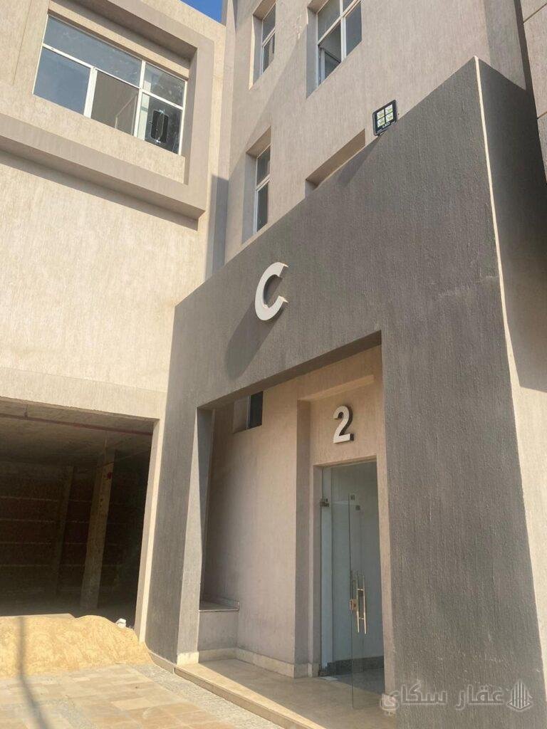 محل بالشيخ زايد خلف النادي الاهلي بمول الكرما