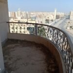 شقة 213 متر الدور التاسع الشقة ناصية و تطل بالكامل علي الشارع الرئيسي