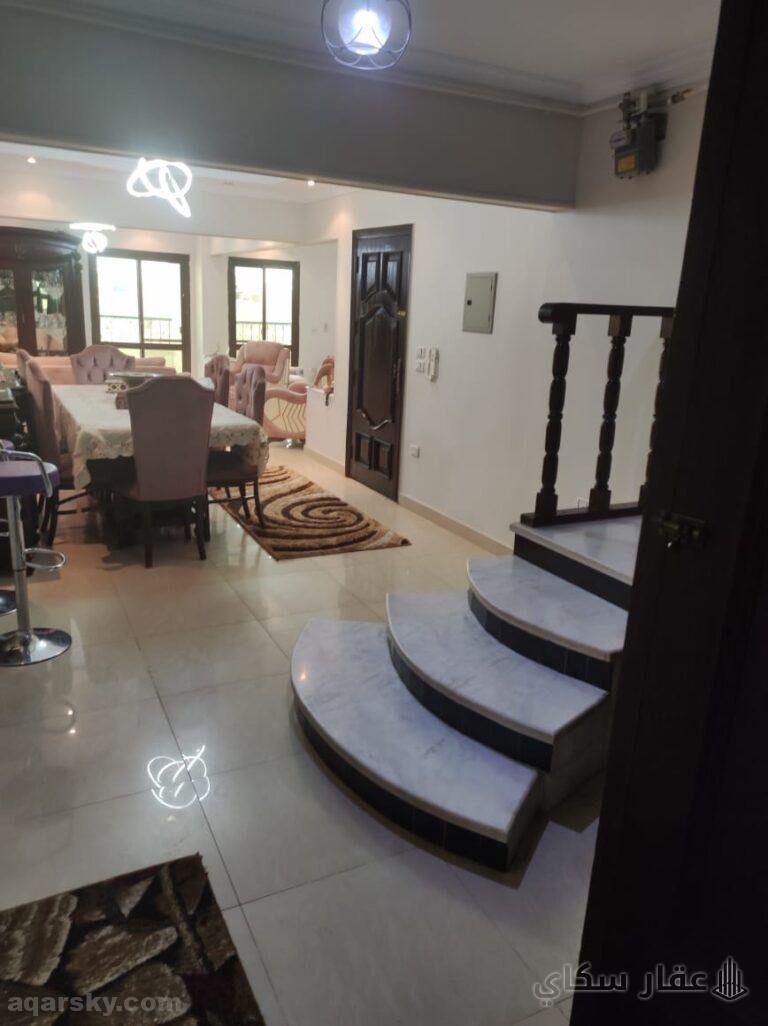 دوبلكس للبيع المقطم الهضبه الوسطى على شارع الجامعه الحديثة الرئيسى