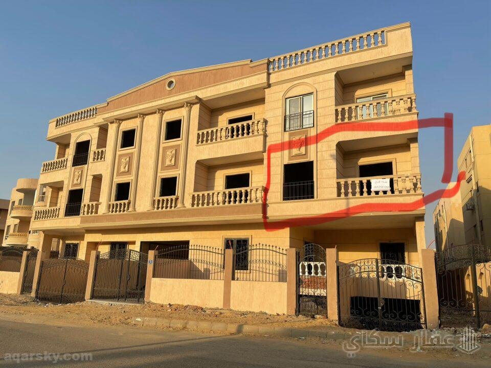 شقه بالحى الرابع فيلات بالشروق واجهه 175م