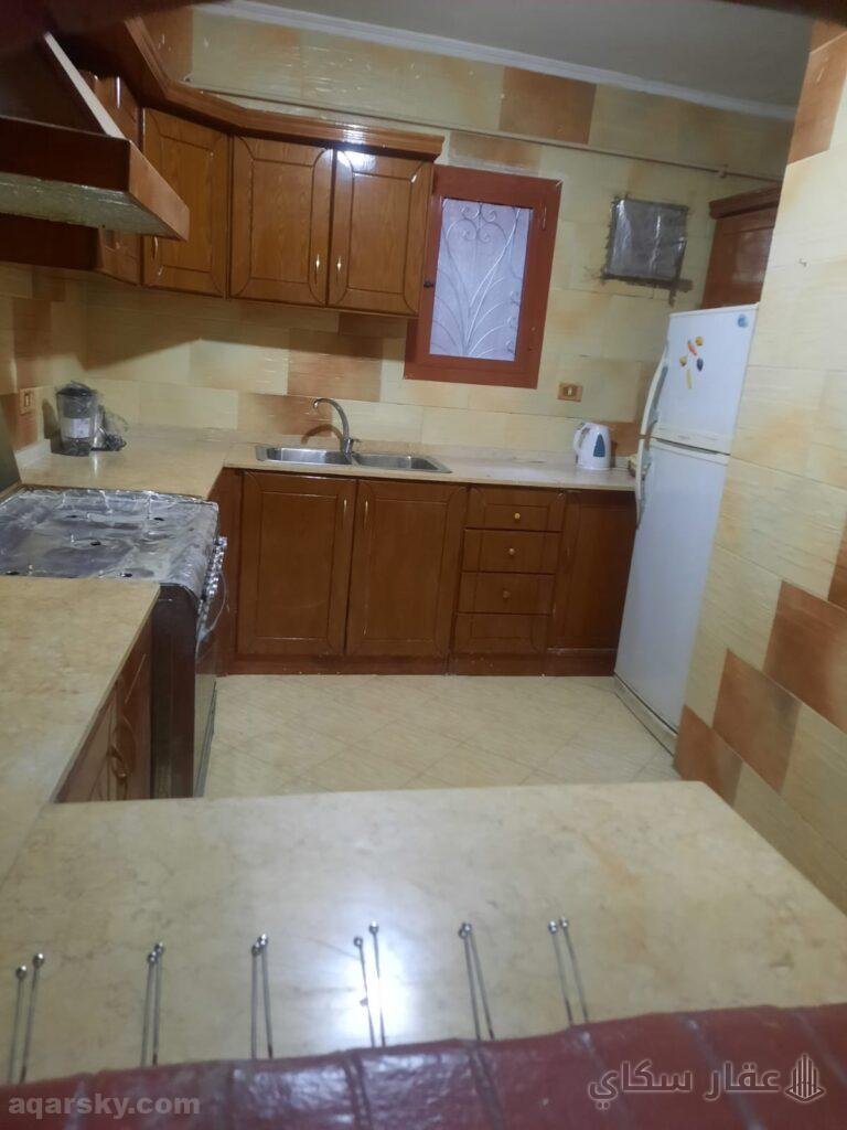 شقة مفروشة جديدة للايجار بفيصل شارع المنشية بجوار ميدان الساعة