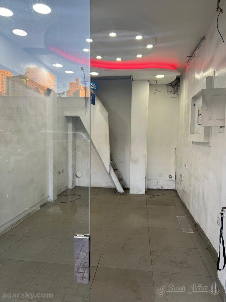 محل ببرج بالإسكندرية كامل التشطيبات والمرافق بشارع مسجد سيدي بشر الرئيسي