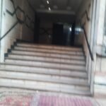 شقه بالدور الأول تطل على شارع الزهراء تصلح ادارى تجارى