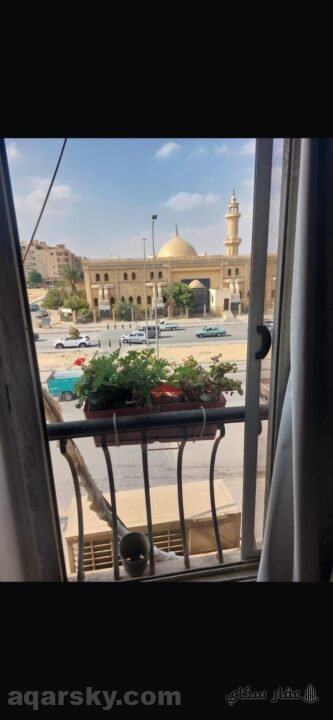 شقه للبيع بالسادس من اكتوبر على محور الكفرواي بالحي الرابع