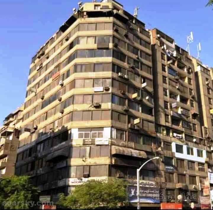 شقه للبيع لقطه تصلح سكنى او تجاري على اول شارع الهرم