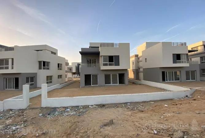 فيلا مستقلة للبيع بهايد بارك بقلب التجمع الخامس