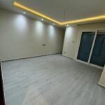 شقة بالتجمع الخامس بالقرب من الجامعة الامريكية و التسعين الجنوبي