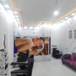 فرصه محل للبيع في سان ستيفانو متأجر يعني عائد شهري عشره ألاف جنيه
