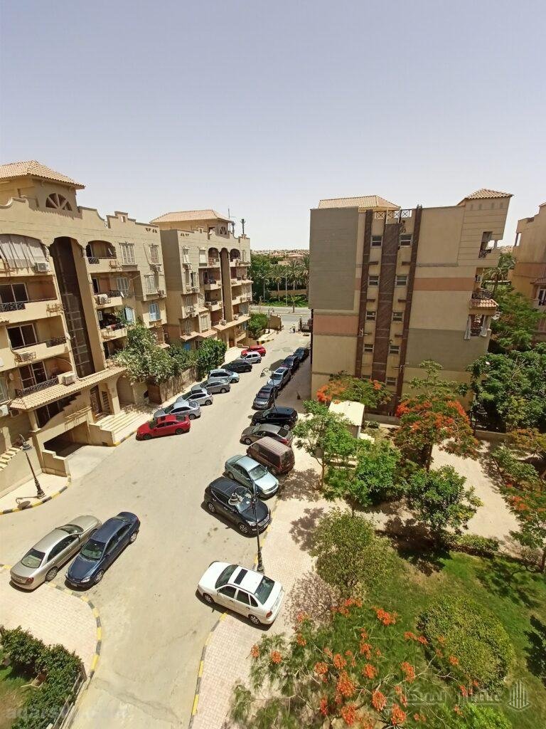 شقة مفروشة للايجار كمبوند بالقرب من الجامعة الأمريكية