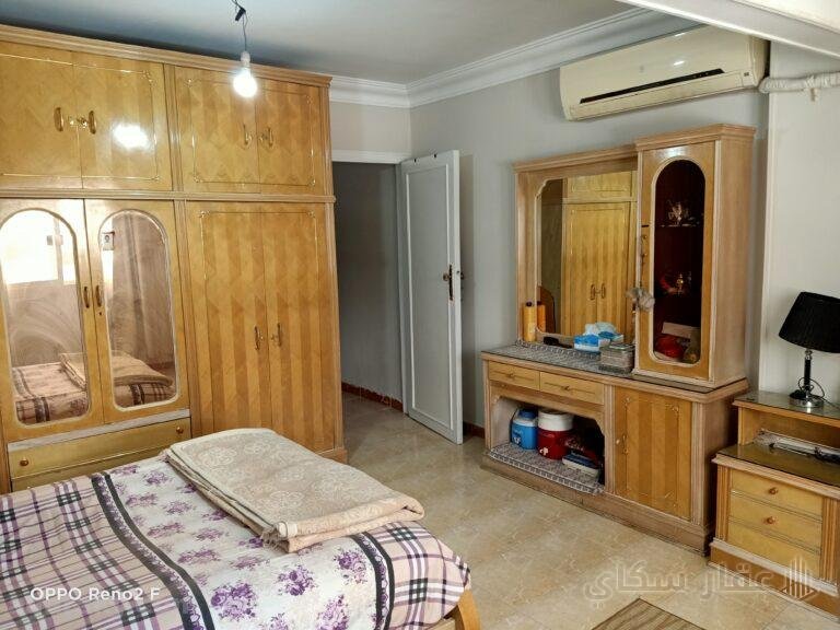 للبيع فى قباء بأطلاله رائعه على أكبر شارع فى المدينه