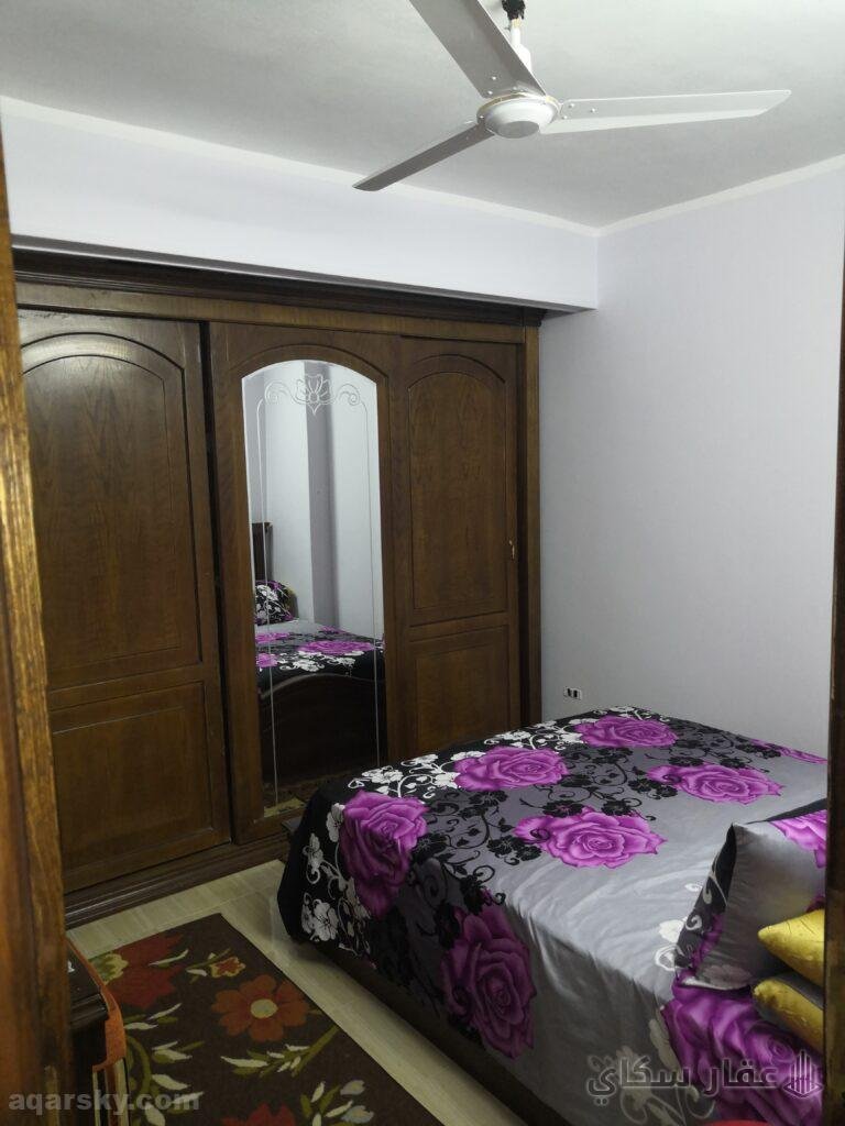 شقة مفروشة للايجار بأول فيصل بجانب كليه تربيه رياضيه