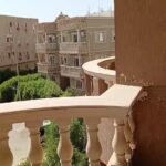 شقة طوب احمر للبيع في الشيخ زايد بمساحة 220 متر