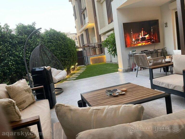 شقة رائعة مع حديقة للبيع في سوديك إيست تاون