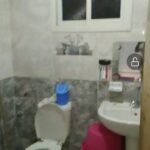 شقه للبيع بالدور 10بالنزهه الجديده 2 بشارع 27 ثلاث غرف كبيره و2حمام