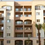 شقه استلام فوري بمقدم 5% ارقي كومبوند ف العاصمه الاداريه