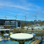 امتلك شاليه في العين السخنة علي البحر في ارقي القري و اداره فندقية