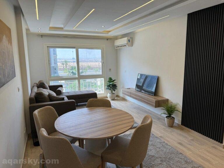 شقة مفروشة للإيجار في مدينتي بمساحة 107 متر