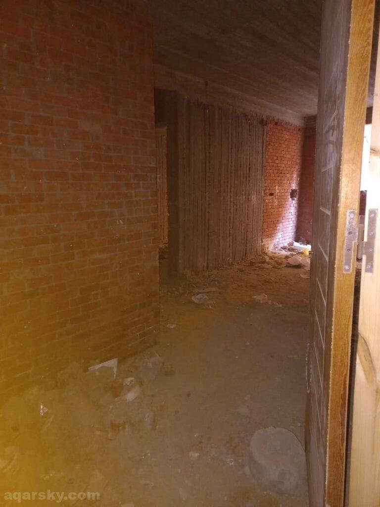 شقه للبيع طوب احمر اللبيني هرم خلف لاكازا