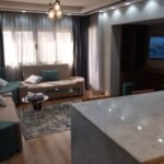 شقة للبيع فاخرة في التجمع الاول بمساحة 90 متر