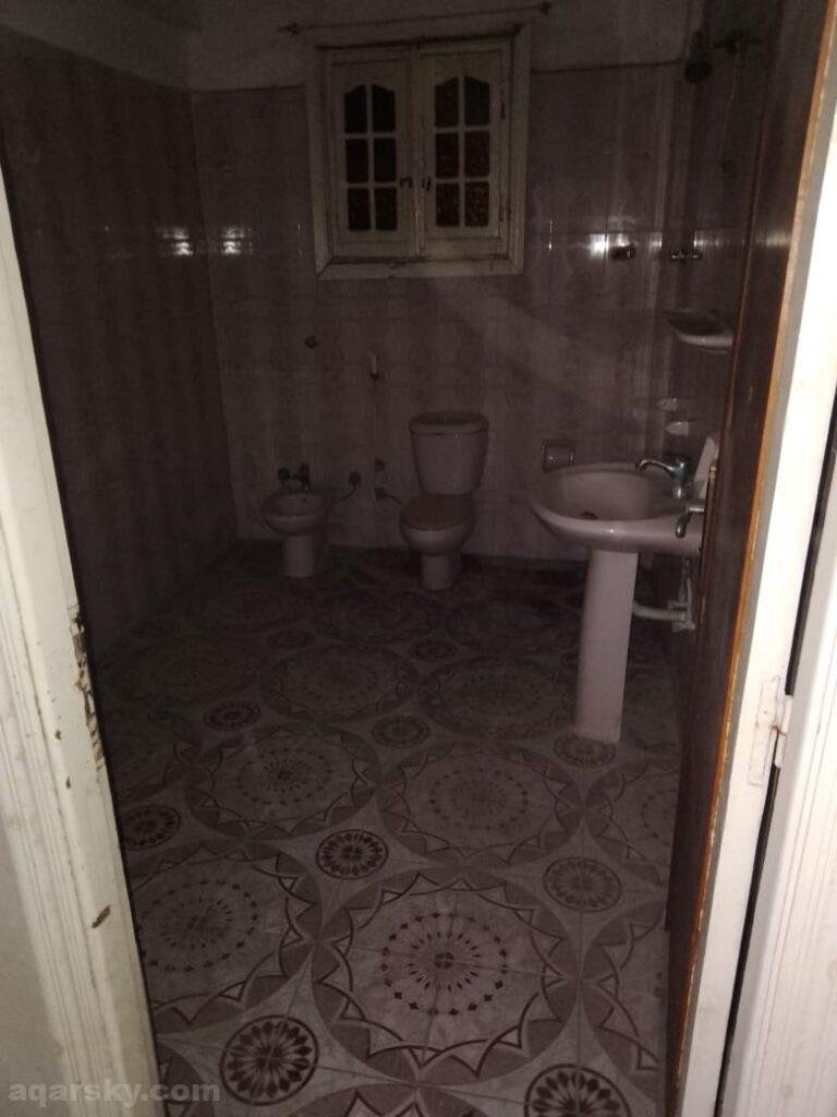 شقة للإيجار في العجمي بمساحة 370 متر