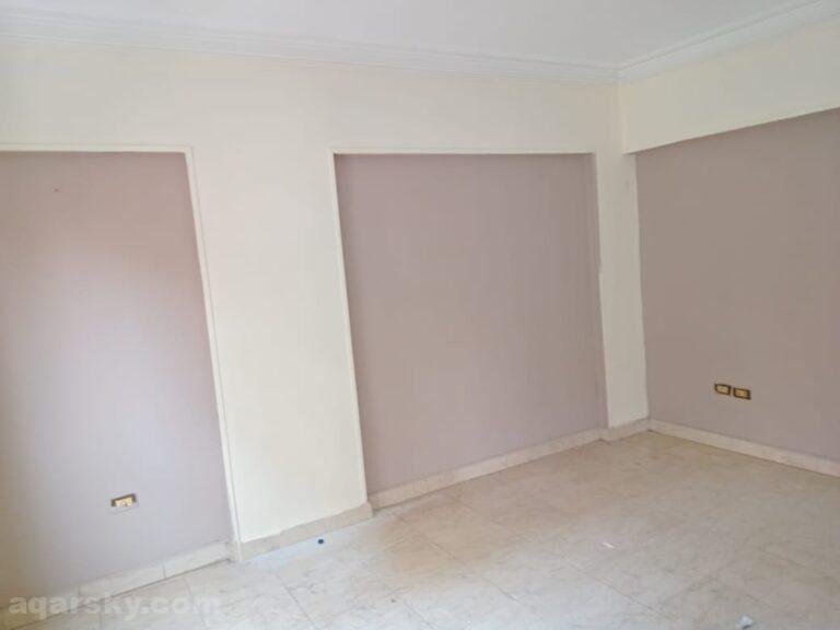 شقة للإيجار في النزهة بمساحة 120 متر