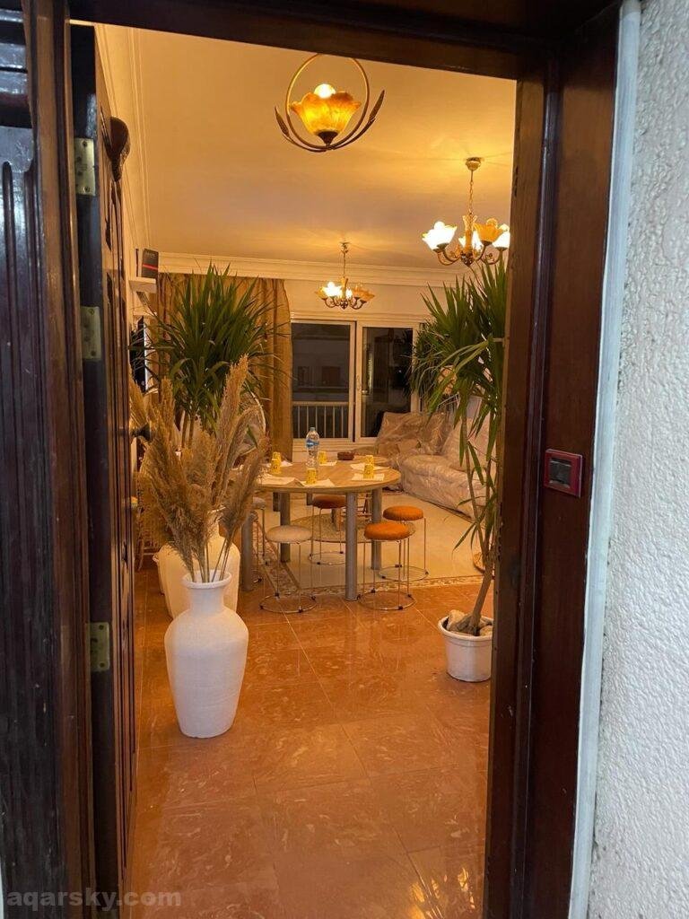 شقه فندقيه في حي السفارات اخر امتداد عباس العقاد