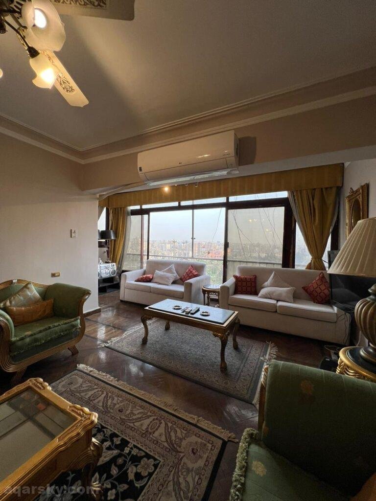 شقه فندقيه عند الحديقه الدوليه في عباس العقاد