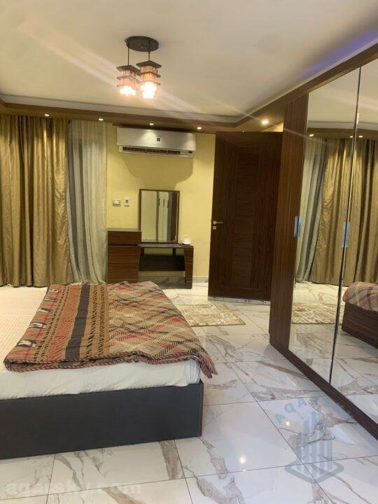 في ارقي احياء الدقي شقه فندقيه vip