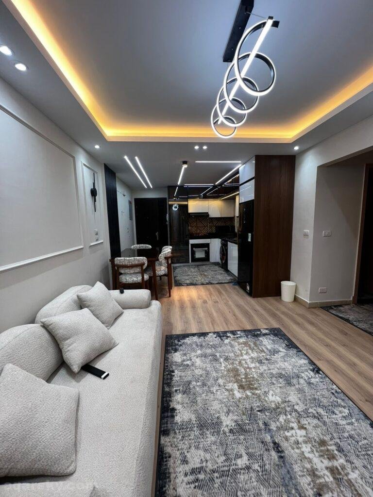 شقة 80م للايجار مفروش بمدينتي تشطيب خاص اول سكن