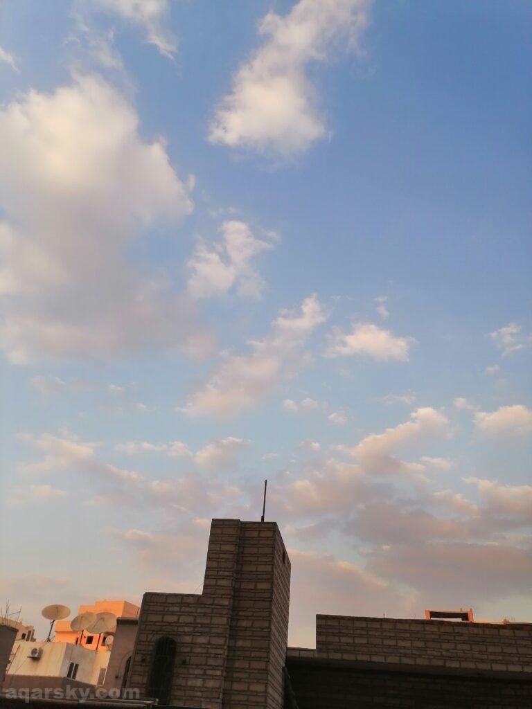 تجاري للإيجار في الهرم بمساحة 130 متر