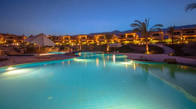 توين هاوس للبيع في لافيستا 6 العين السخنة بمساحة 400 م² وقسط 902,778 ج.م