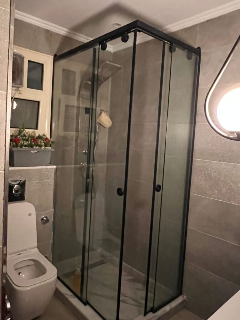 شقة للبيع في حدائق أكتوبر بمساحة 182 متر