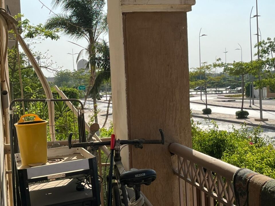 شقة للبيع في مدينتي بمساحة 243 متر