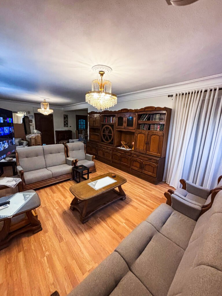 شقة فاخرة للإيجار 200م² – 3 غرف – شارع مصطفى النحاس مدينة نصر