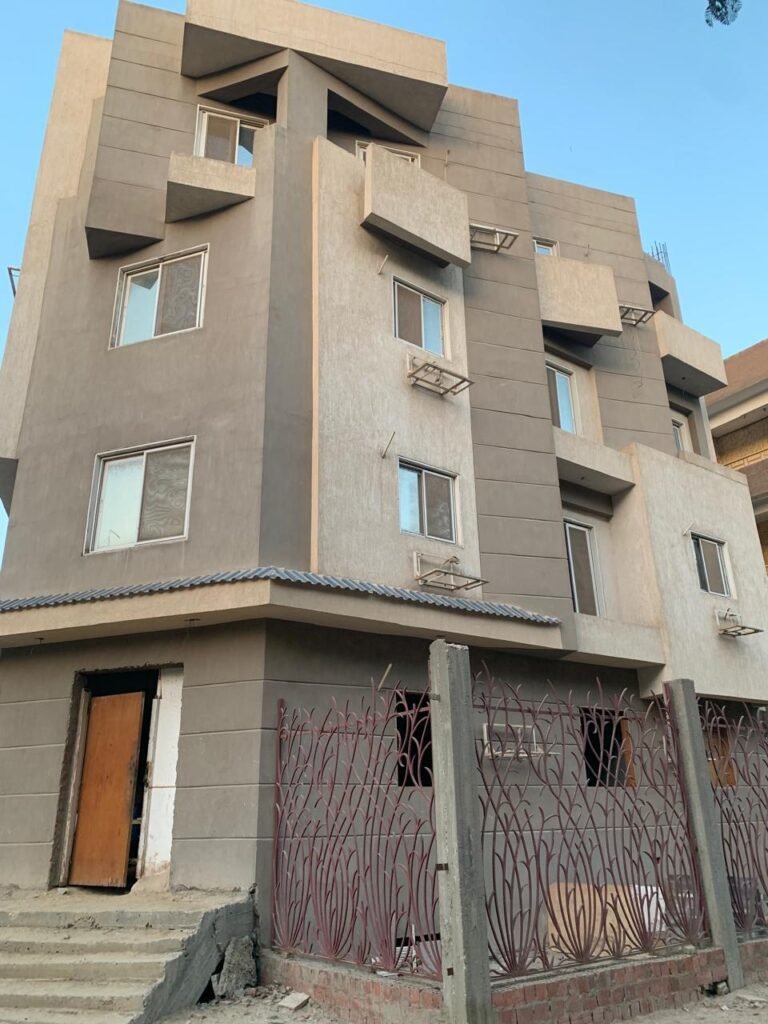 عمارة كاملة بدروم بكامل مساحة الارض 365 م  و ارضي و ثلاث ادوار متكررة