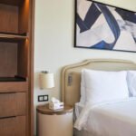 للبيع غرفة  فندقية فاخرة في ادريس بيتش مراسي  بحرية 67 متر مربع مع إطلالة بحرية