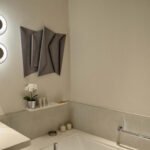 للبيع غرفة  فندقية فاخرة في ادريس بيتش مراسي  بحرية 67 متر مربع مع إطلالة بحرية