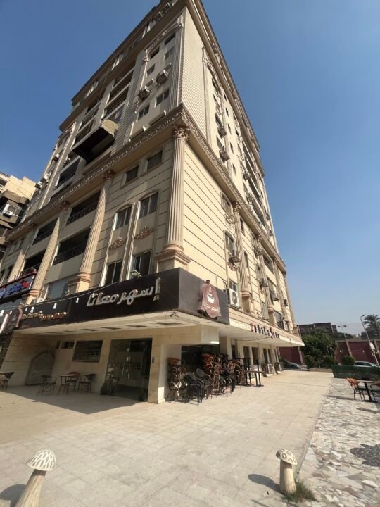 مصطفي حسين / افراد