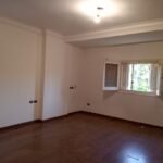 شقة سكنية للإيجار دور أرضي مرتفع على جنينة 340م في جنوب الأكاديمية