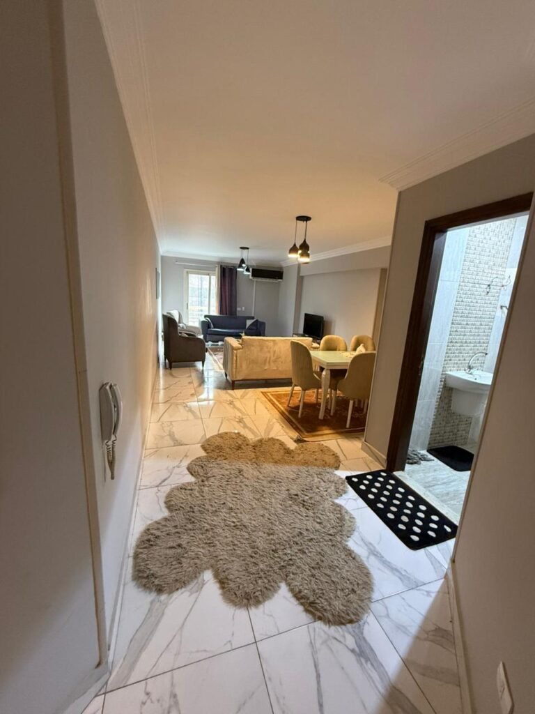 شقه فندقيه مميزة جدا للايجار اليومى والشهرى بالمهندسين شارع اليمن متفرع من شارع لبنان